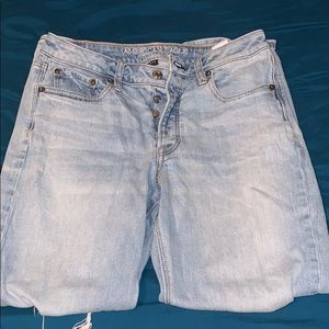 Boyfriend/mom highwaisted American eagle jeans